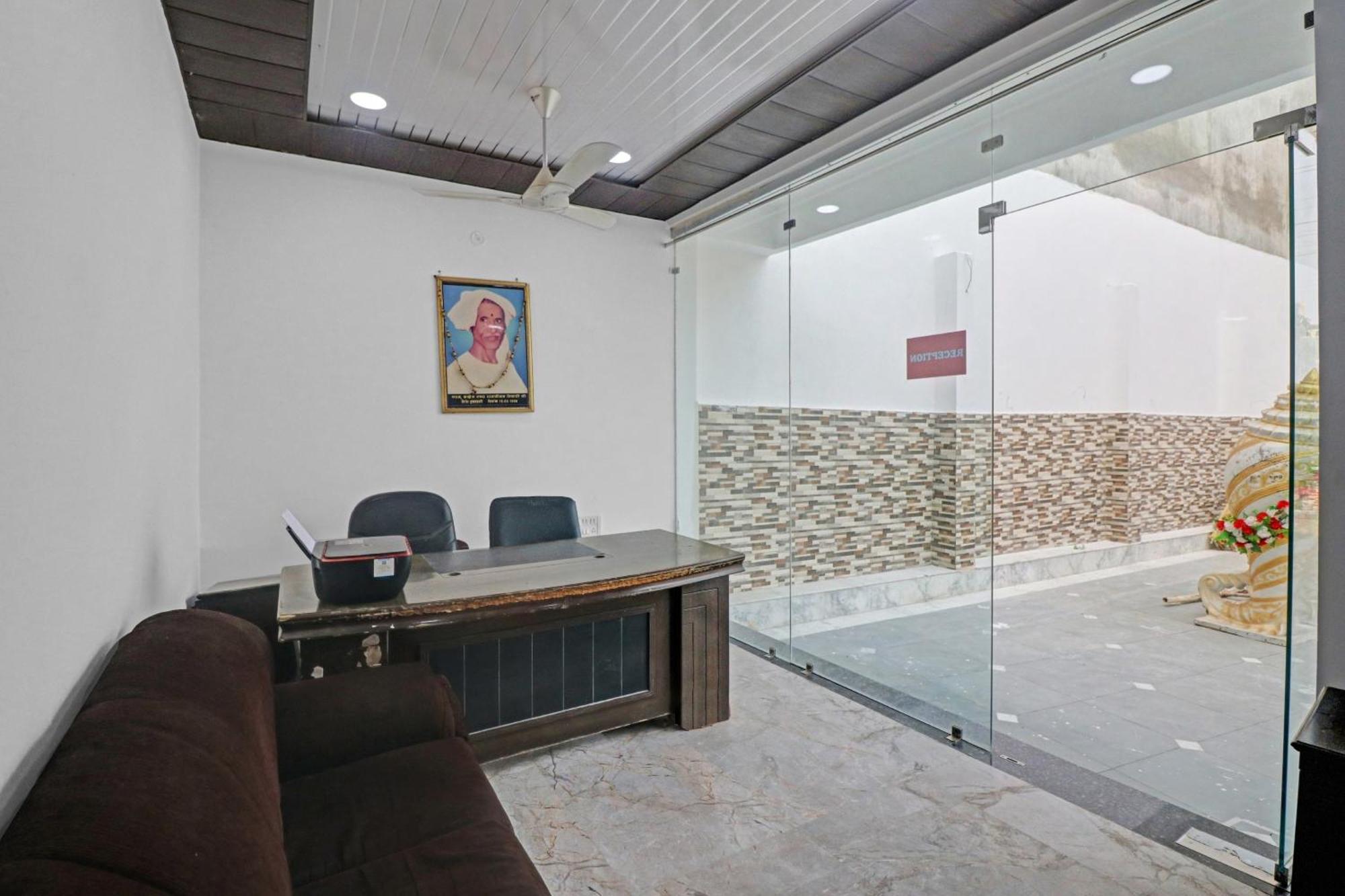 Hotel O Paras Palace Kanpur Buitenkant foto