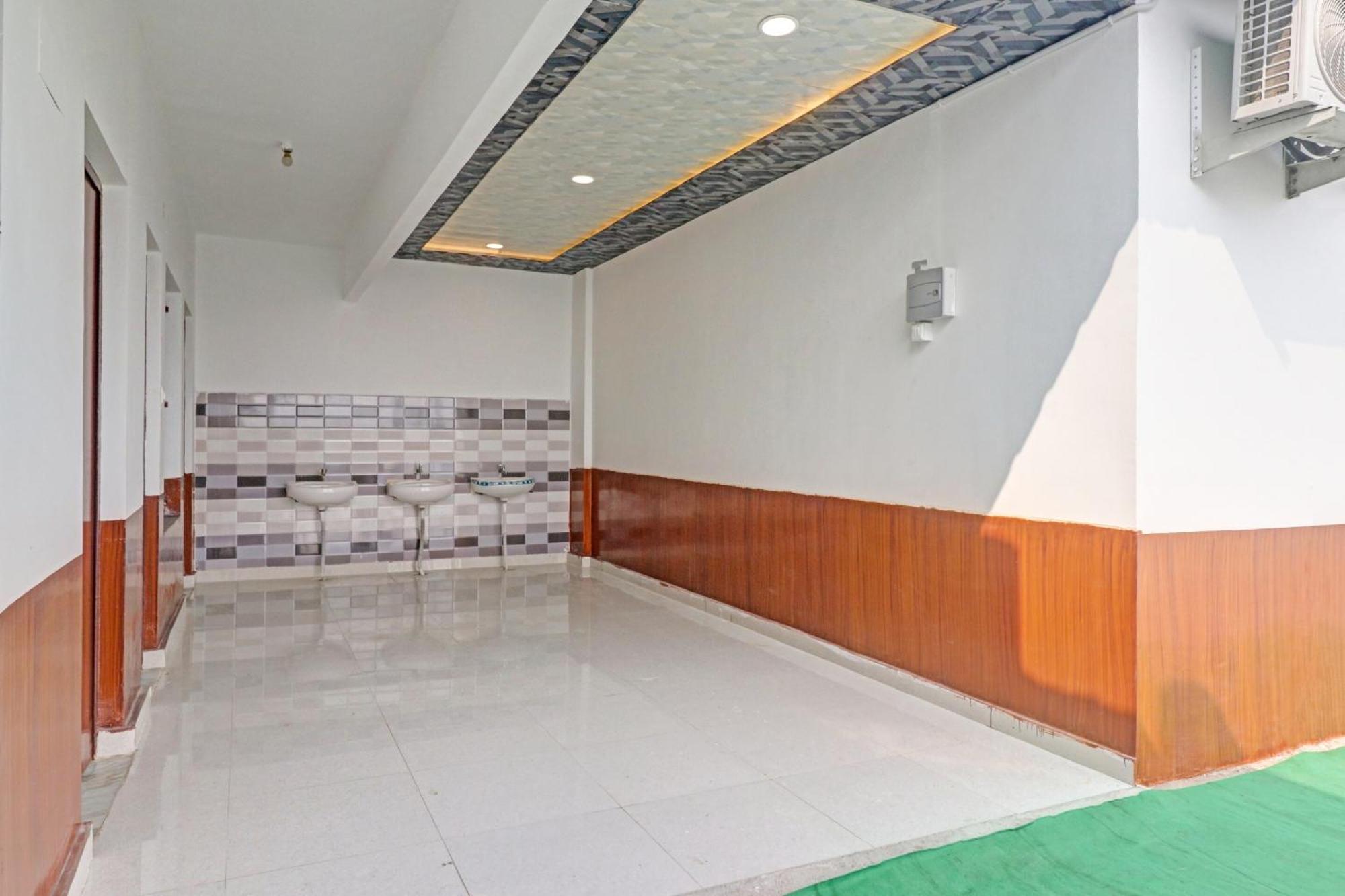 Hotel O Paras Palace Kanpur Buitenkant foto